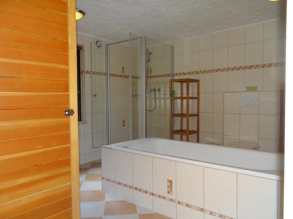 Haus Am Bachgasse - Haus Von 1777 Mit Sauna Zell an der Mosel Exterior foto