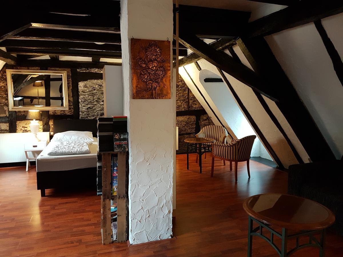 Haus Am Bachgasse - Haus Von 1777 Mit Sauna Zell an der Mosel Exterior foto